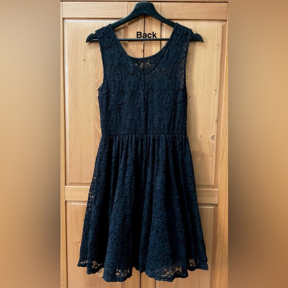 Suzy Shier Black Lace Party Dress or Cocktail Dress w Peek-a-boo shoulders - Picture 4 of 15